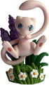 Pokémon Karmesin & Purpur 30 Jahre Mew Figuren-Kollektion in deutscher Sprache mit holografischer Mew-Promokarte, übergroßer Mew-Karte, Sammlerfigur und fünf Boosterpacks der Jubiläumserweiterung