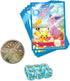 Pokémon Karmesin & Purpur 30 Jahre Ultra-Premium-Kollektion Tag in deutscher Sprache mit Pikachu-ex, Psiana-ex, 30 Boosterpacks, Spielunterlage, Kartenhüllen und exklusivem Booster der Klassischen Sammlung
